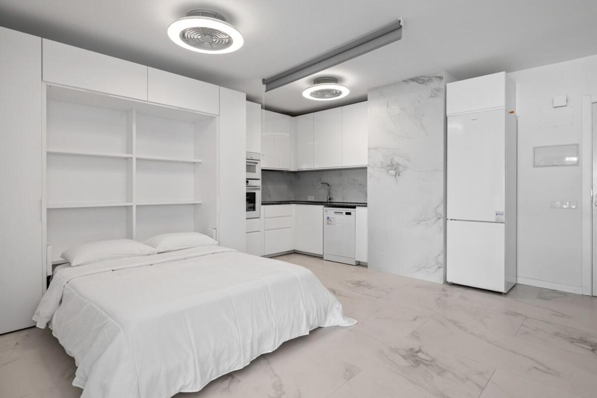 Fabulous One Bedroom Flat With Pool At The Golden Mile