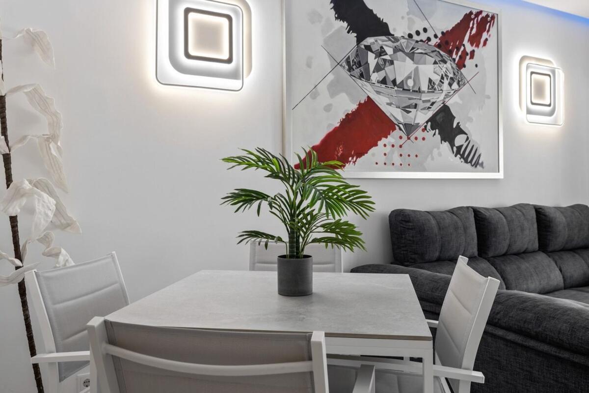 Fabulous One Bedroom Flat With Pool At The Golden Mile Apartment