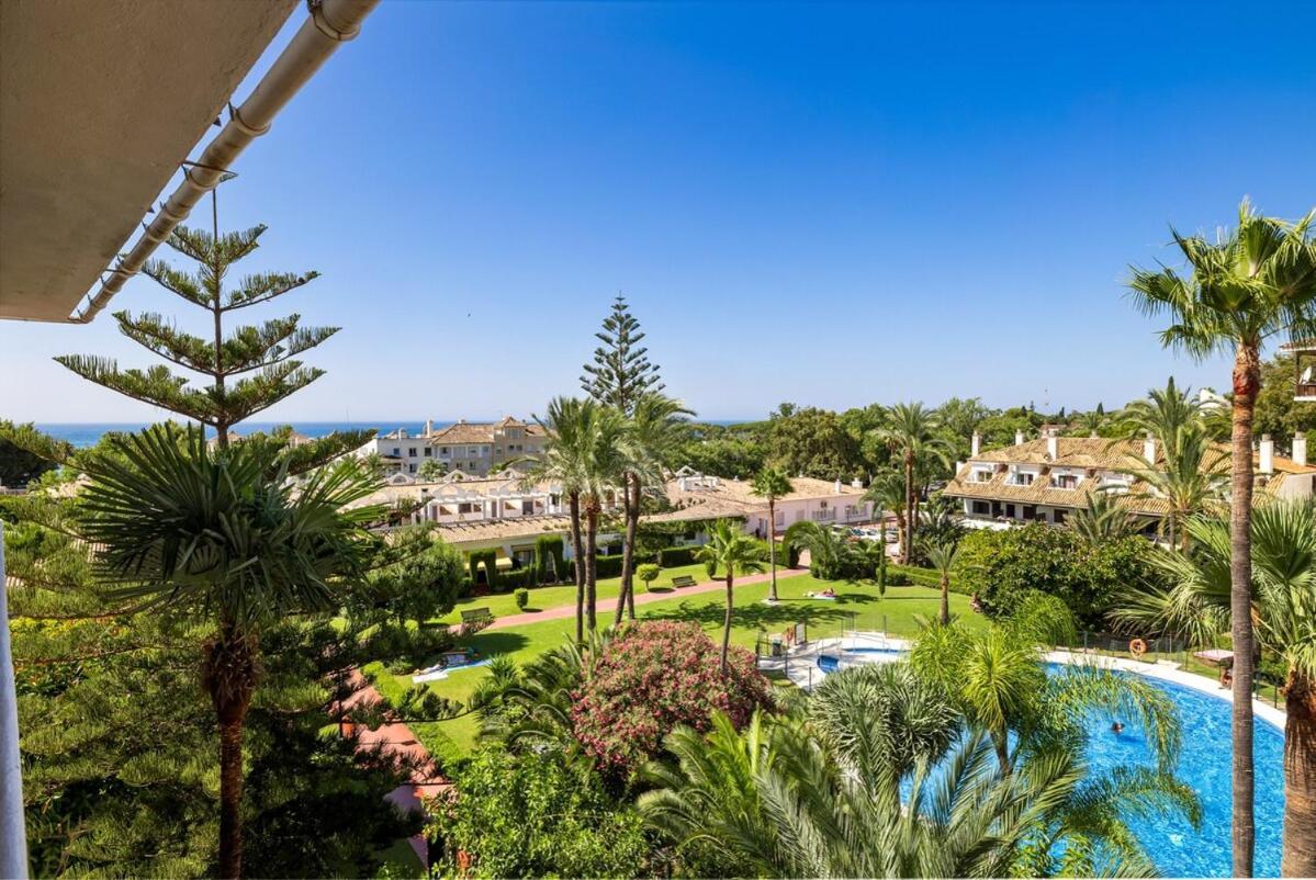 Fabulous One Bedroom Flat With Pool At The Golden Mile Marbella