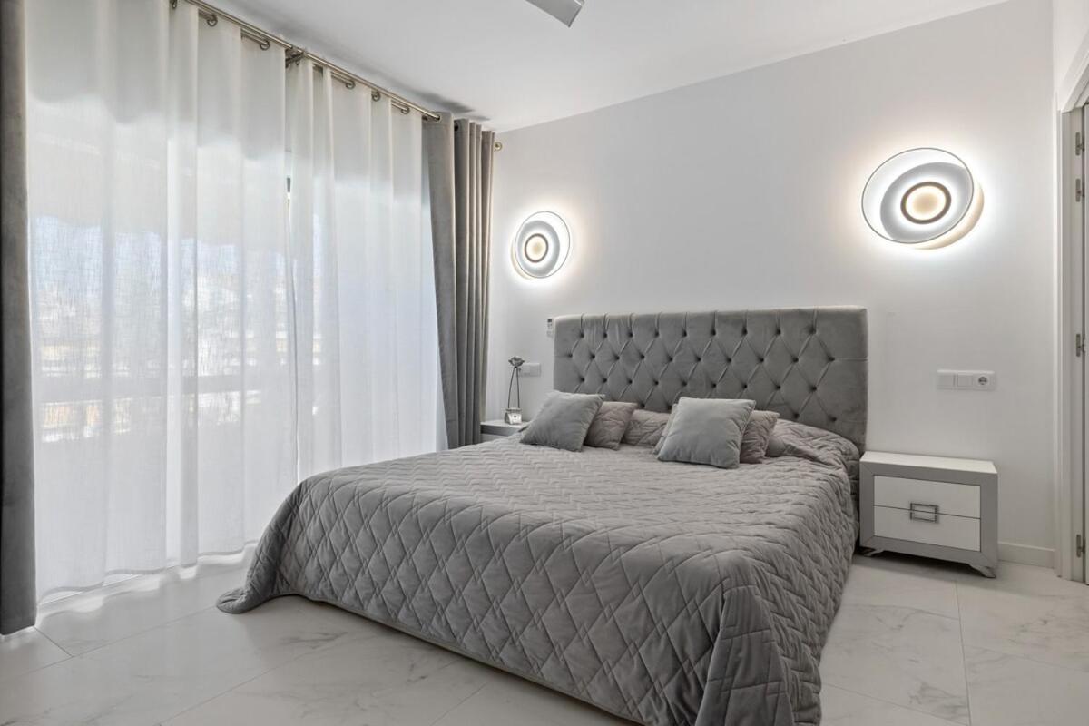 Fabulous One Bedroom Flat With Pool At The Golden Mile Apartment