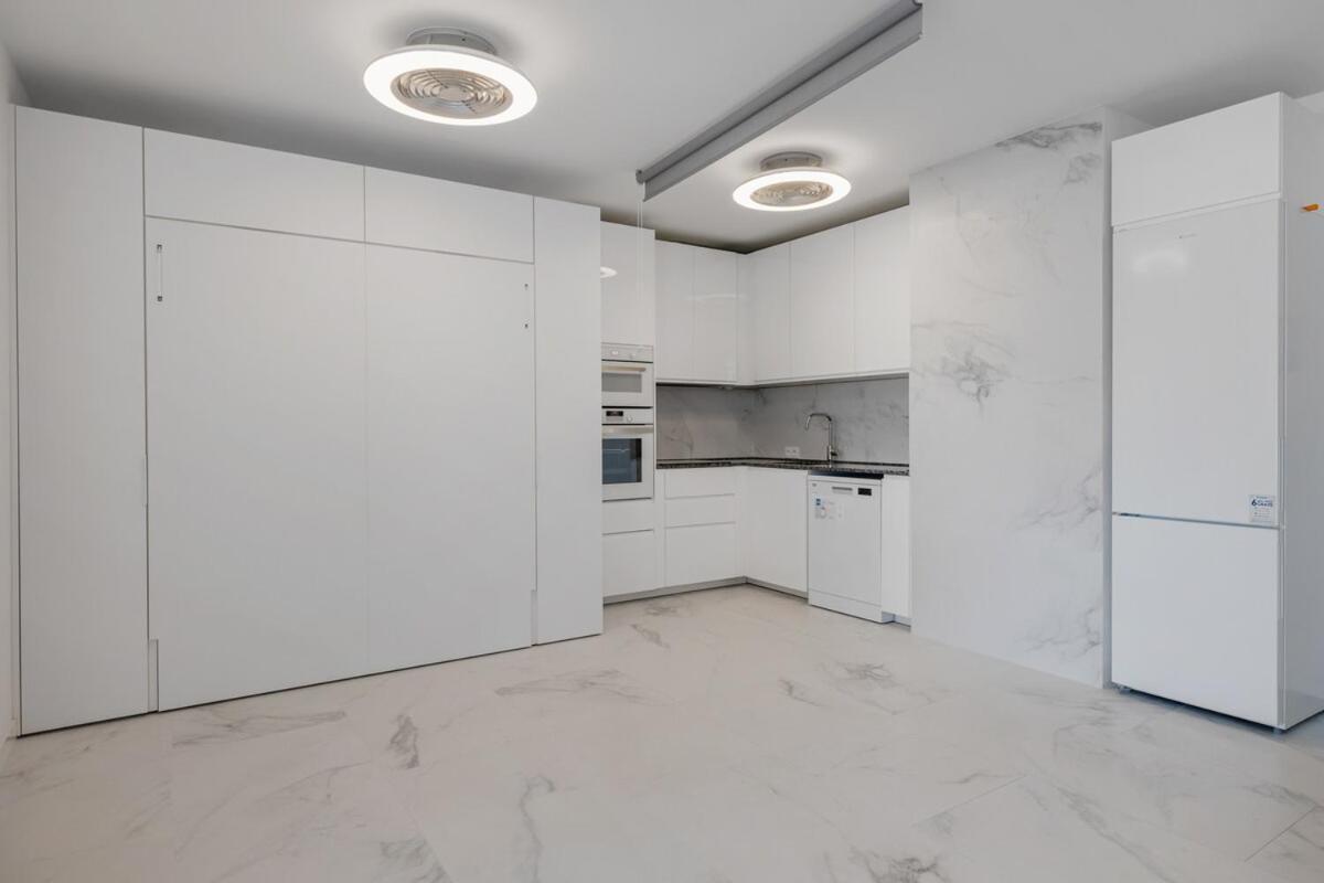 Fabulous One Bedroom Flat With Pool At The Golden Mile